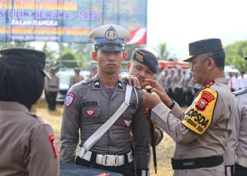 Kapolda Malut Pimpin Apel Gelar Pasukan Operasi Lilin Kieraha 2024 untuk Amankan Natal dan Tahun Baru