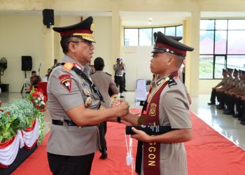 Wakapolda Malut Pimpin Pembekalan dan Penyerahan Ijazah kepada Siswa Diktukba Polri