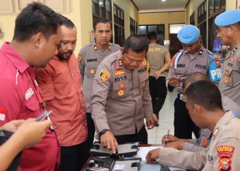 Polresta Tidore Lakukan Pemeriksaan Senpi Kepada Para Personil Pemegang Senpi Dinas