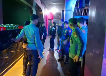 Razia Tempat Hiburan Malam dan Warung, Tim Ops Pekat II Polda Malut Amankan Puluhan Botol Dan Kaleng Minuman Keras