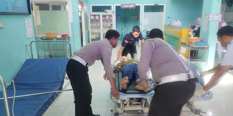 Quick Response, Personil Sat Lantas Polresta Tidore Bantu Korban Kecelakaan