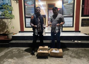 “Polsek Jailolo Selatan Amankan 50 Kantong Miras Cap Tikus di Pelabuhan Sidangoli”