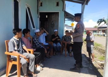 “Jum’at Curhat di Jailolo Selatan: Polsek Jalsel Bahas Dampak Pergaulan Bebas dan Media Sosial”