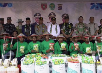 Polres Kutim Berikan Alsintan Kepada Kelompok Tani, Bentuk Wujudkan Ketahanan Pangan