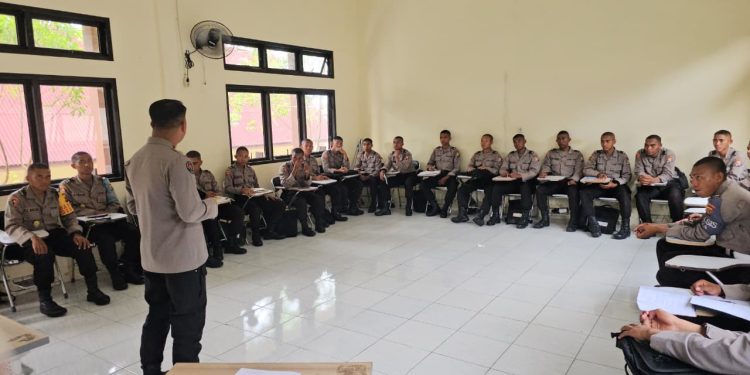 Bangun Polisi Adaptif Era Digital, Bidhumas Polda Malut Bekali Siswa SPN Literasi dan Manajemen Media