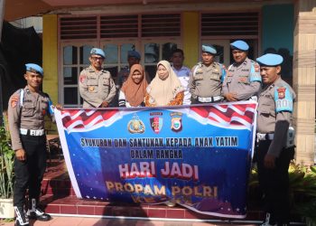 Dalam Rangka HUT ke-23, Propam Polresta Tidore Gelar Bakti Sosial Berbagi Sembako dan Santunan Anak Yatim