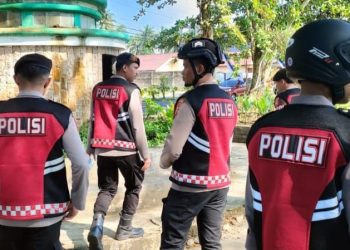 Sat Samapta Polres Halmahera Barat Laksanakan Patroli Dialogis di Pelabuhan dan Pasar Jailolo