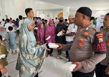 Jum’at Barokah, Personil Sat Samapta Polres Pulau Berbagi