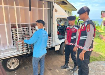 Personel Sat Samapta Polresta Tidore Gelar Patroli Dialogis SPPG dan Pantau Pendistribusian Makan Bergizi Gratis di Tidore Selatan