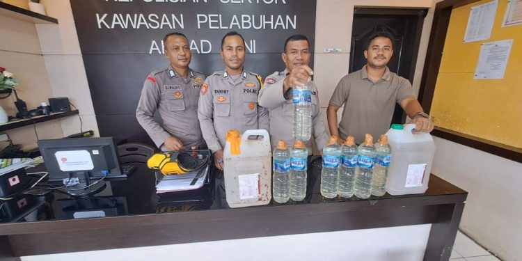 Dua Kapal Digeledah, Polsek Pelabuhan Ahmad Yani Amankan Minuman Beralkohol Ilegal