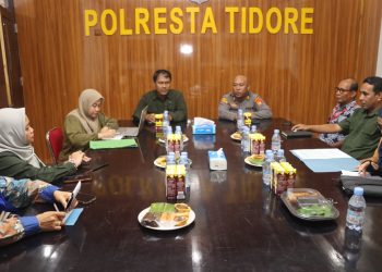 TIM BAPANAS RI LAKUKAN KUNJUNGAN KERJA DI POLRESTA TIDORE DAN TINJAU HARGA SEMBAKO DI PASAR SARIMALAHA