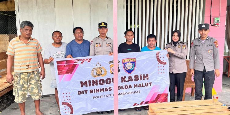 Ditbinmas Polda Malut Gelar Minggu Kasih Bersama Sopir Truk di Desa Galala