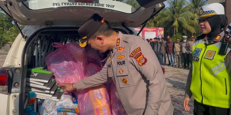 Peti Pendingin Jenazah Bantuan Polda Riau Tiba di RSUD Lubuk Basung Agam