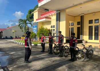 Jaga Sula – Sat Samapta Polres Kepulauan Sula Gelar Patroli Dialogis Jalan Kaki dan Bersepeda